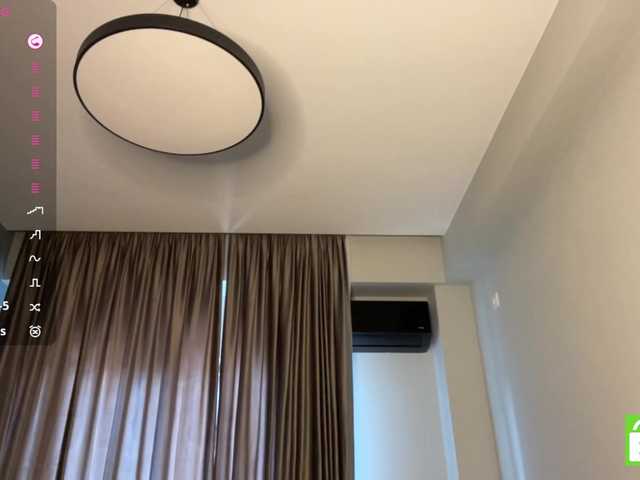 TyeshaDirksen live cam on BongaCams