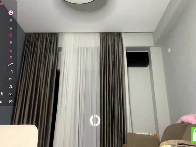 TyeshaDirksen live cam on BongaCams