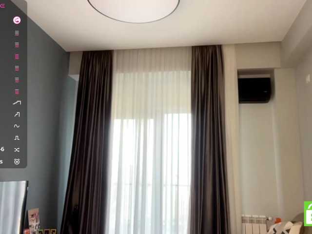 TyeshaDirksen live cam on BongaCams