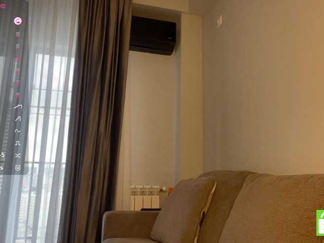 TyeshaDirksen live webcam show