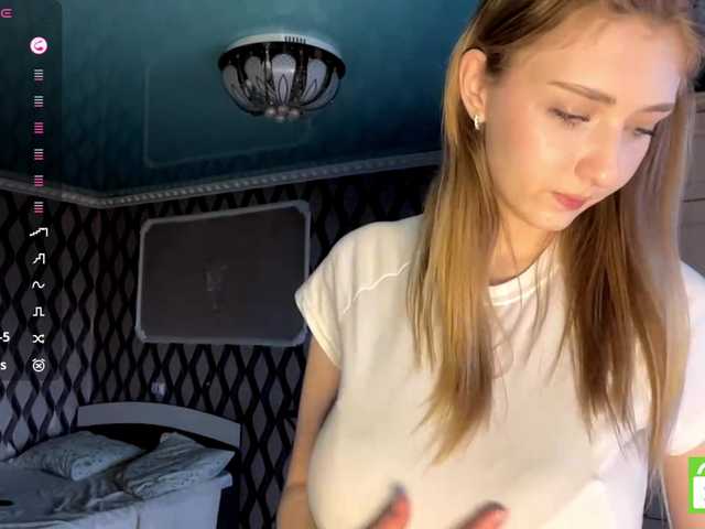 TyeshaDirksen live cam on BongaCams
