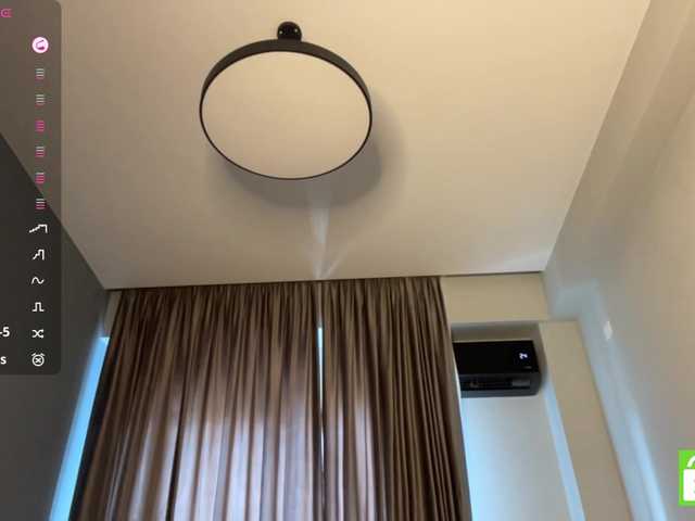 TyeshaDirksen live cam on BongaCams