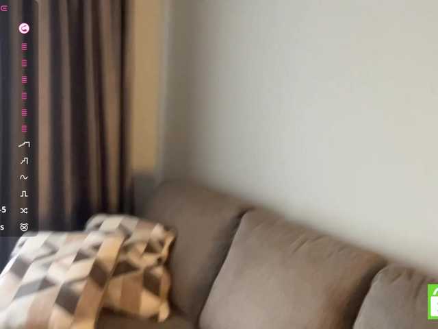 TyeshaDirksen live cam on BongaCams