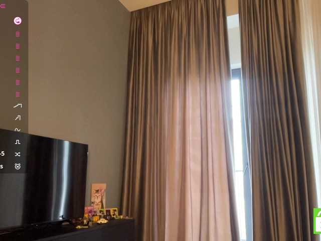 TyeshaDirksen live cam on BongaCams