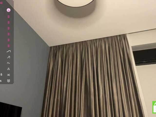 TyeshaDirksen live cam on BongaCams