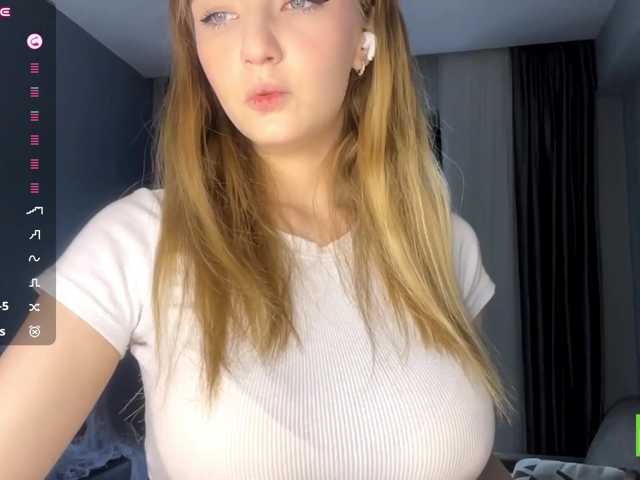 TyeshaDirksen live cam on BongaCams