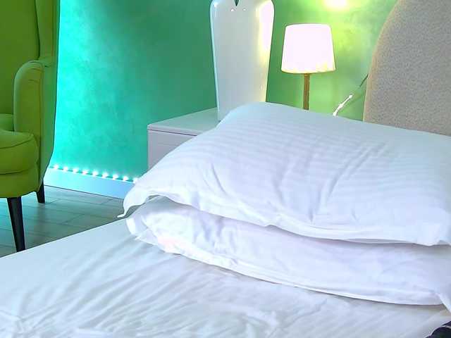 EllaAziana live cam on BongaCams