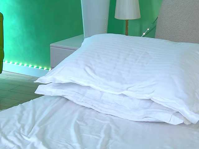 EllaAziana live webcam show