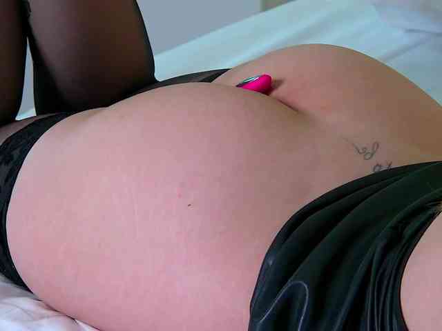EllaAziana webcam
