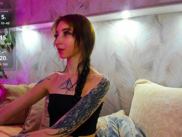Ellen-Hops live webcam show