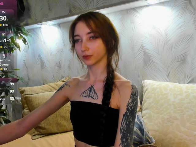 Ellen-Hops live webcam show