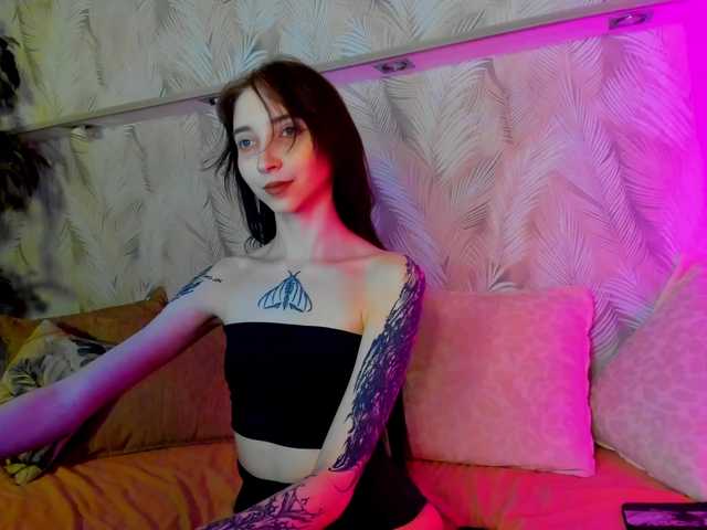 Ellen-Hops's BongaCams show and profile