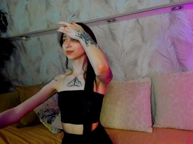 Ellen-Hops's BongaCams show and profile