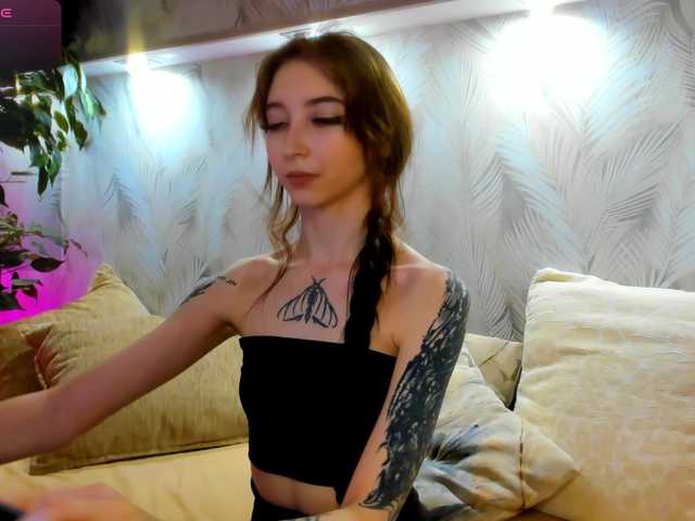 le modèle Ellen-Hops est en webcam porno dans un show sur le site bongacams, il possède les tags suivants: White/Caucasian,Brunette,Shaved