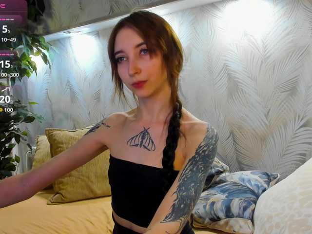 ellen-hops live sex show