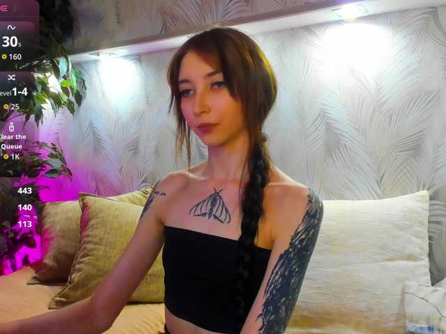 Ellen-Hops live webcam show