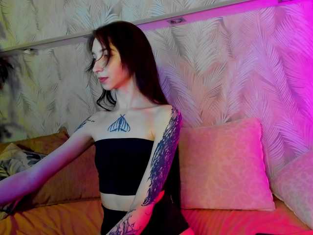 Ellen-Hops's BongaCams show and profile