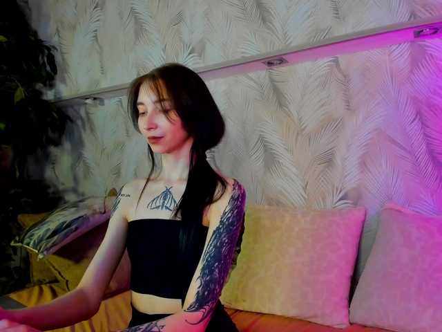 Ellen-Hops's BongaCams show and profile