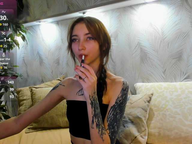 Ellen-Hops live webcam show