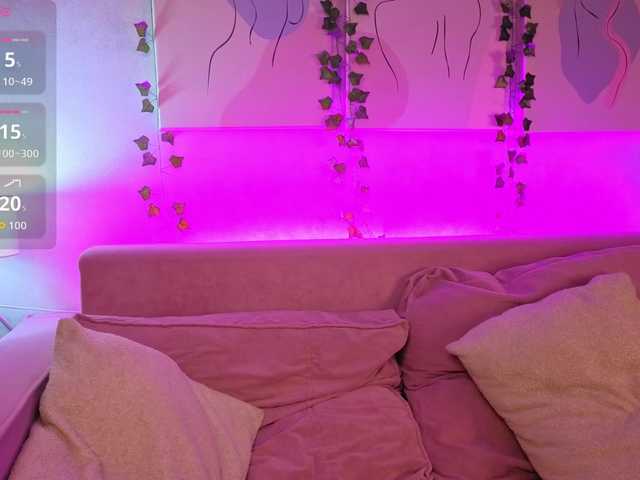 Ellen-Hops live webcam show