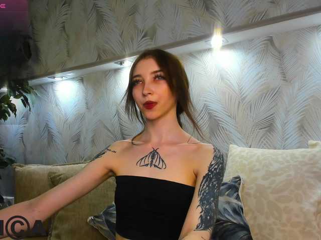Ellen-Hops live cam on BongaCams