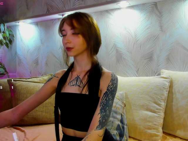 Ellen-Hops live cam on BongaCams
