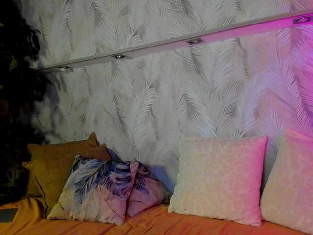 Ellen-Hops's BongaCams show and profile