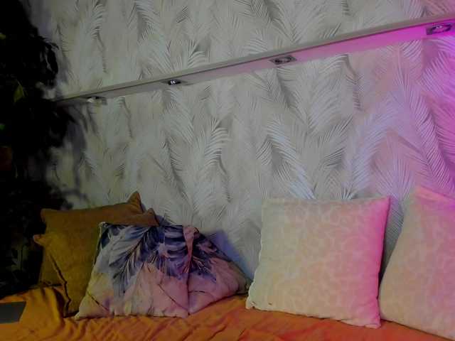 Ellen-Hops's BongaCams show and profile