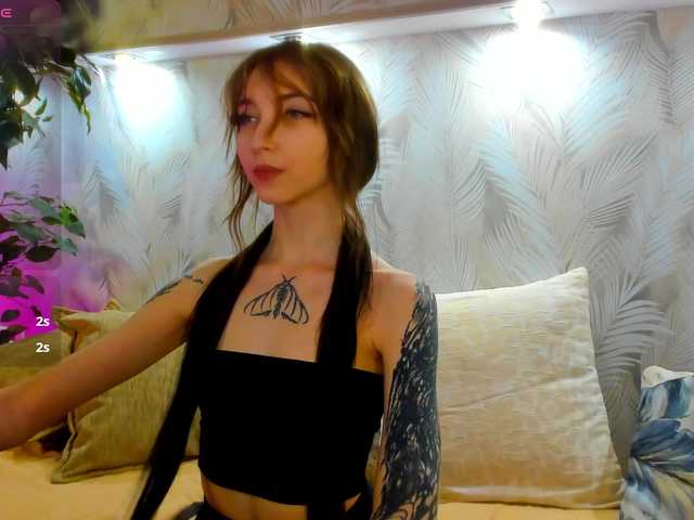 Ellen-Hops live cam on BongaCams