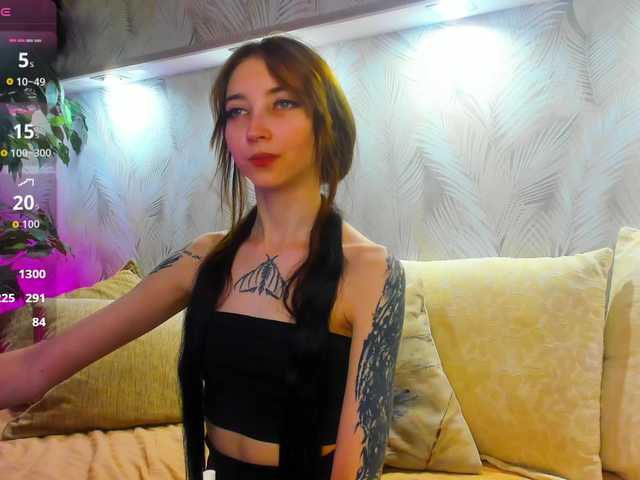 Ellen-Hops live webcam show