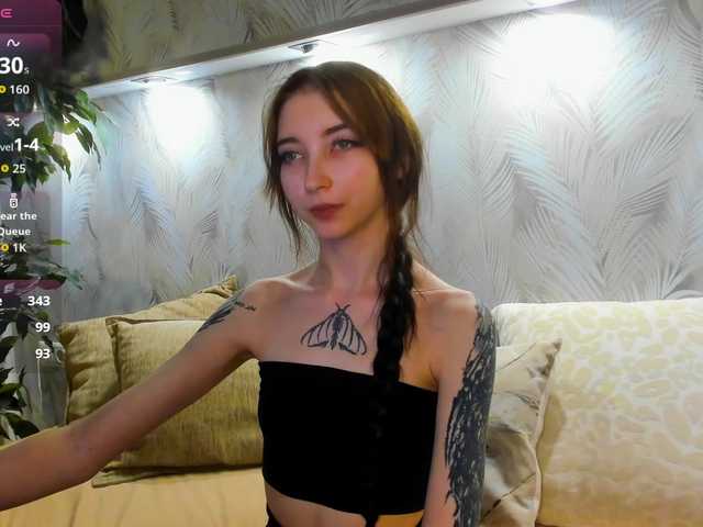 Ellen-Hops live webcam show