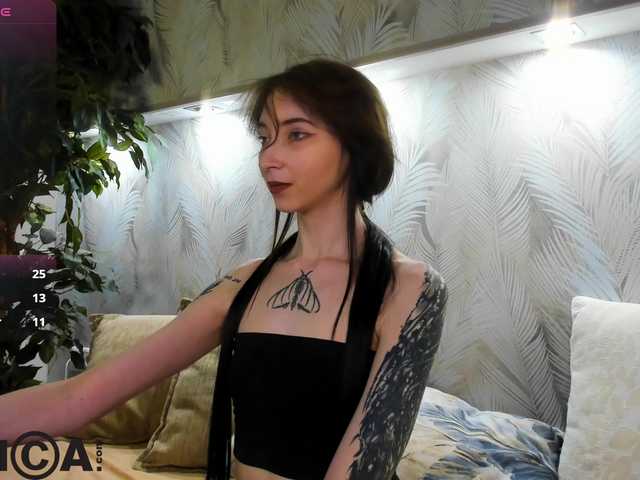 Ellen-Hops live cam on BongaCams