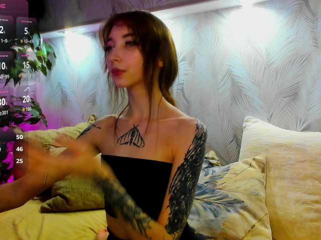 Ellen-Hops live cam on BongaCams