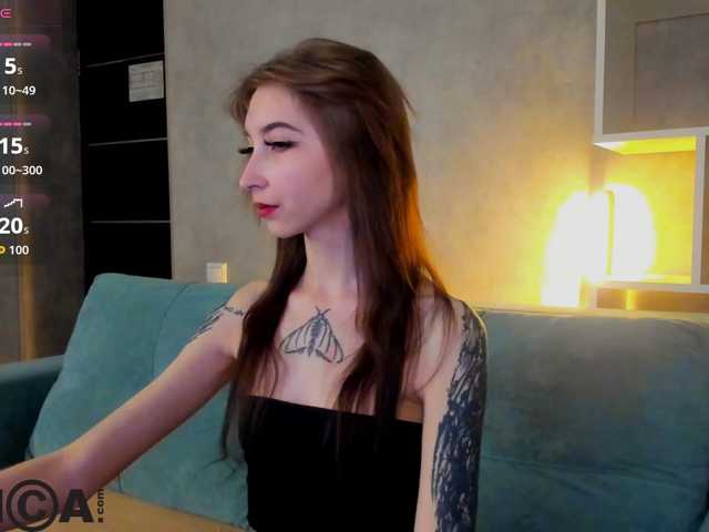 Ellen-Hops live cam preview