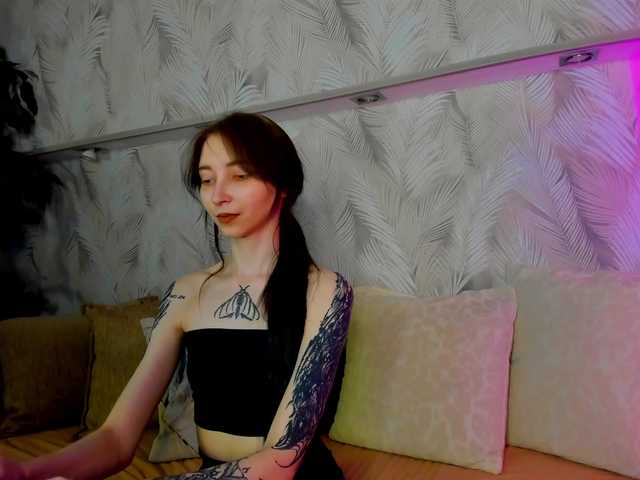 Ellen-Hops's BongaCams show and profile