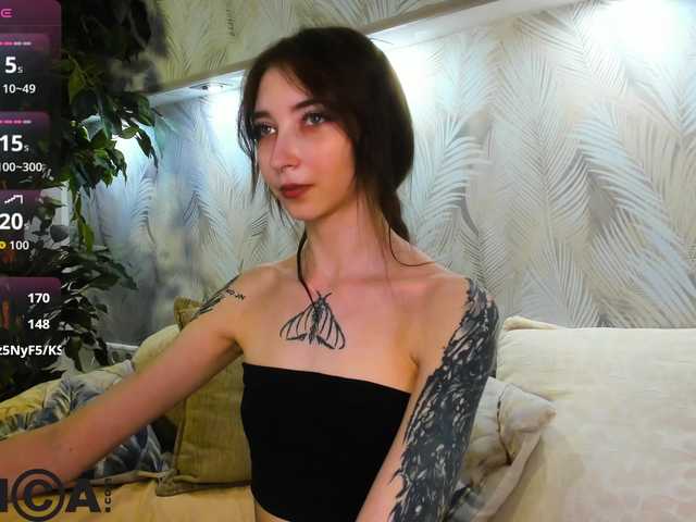 Ellen-Hops live cam on BongaCams