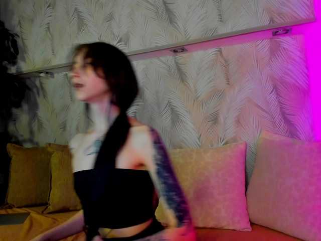 Ellen-Hops's BongaCams show and profile