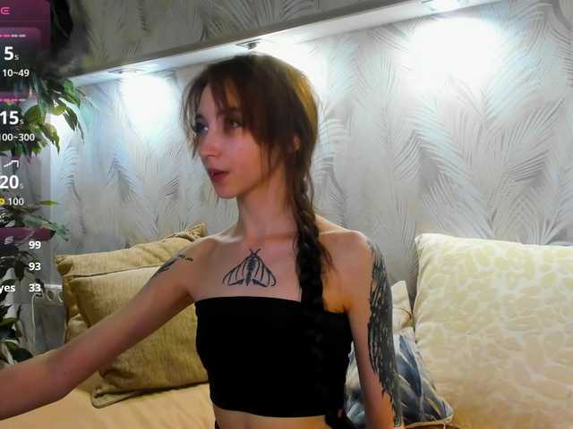 Ellen-Hops live webcam show