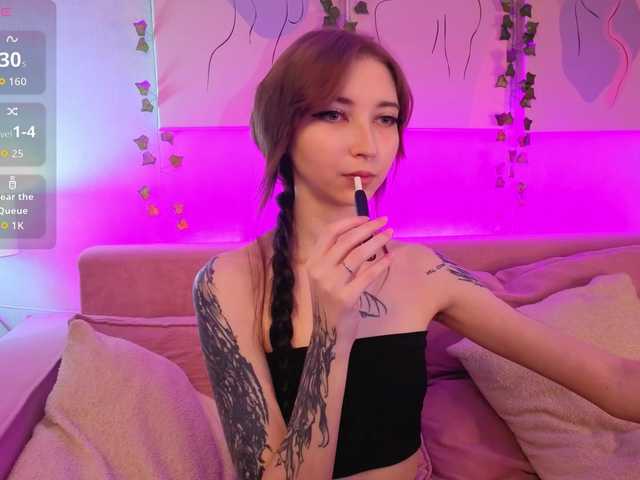 Ellen-Hops live webcam show