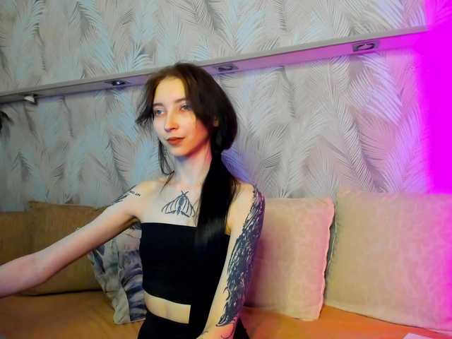Ellen-Hops's BongaCams show and profile