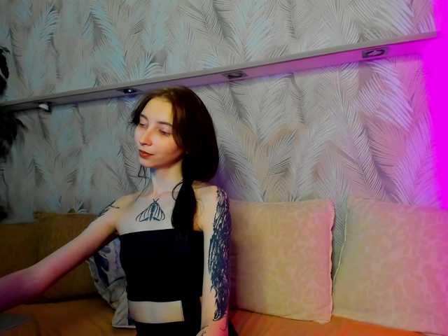 Ellen-Hops's BongaCams show and profile