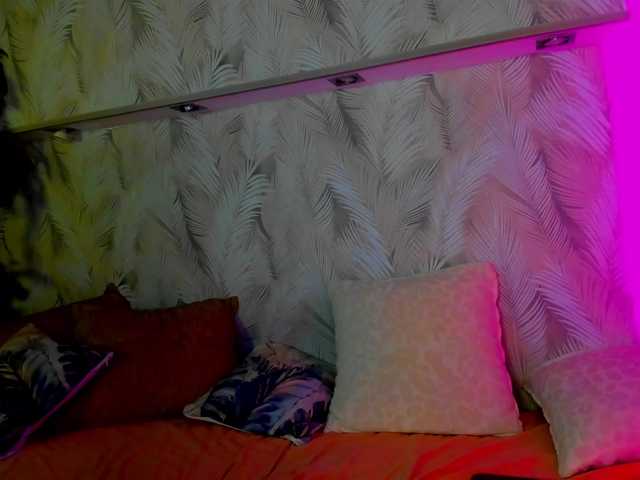 Ellen-Hops's BongaCams show and profile