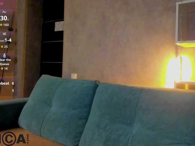 Ellen-Hops live cam preview