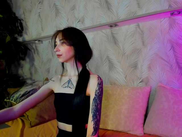 Ellen-Hops's BongaCams show and profile