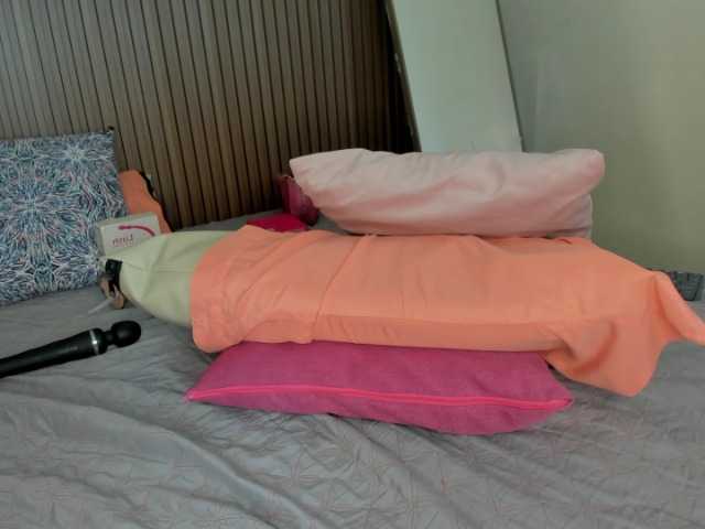 DannaKeys, en directo ahora en BongaCams