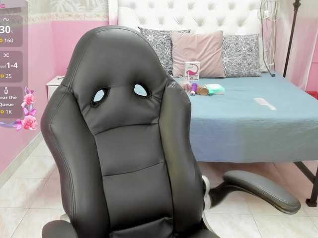 DannaKeys live cam on BongaCams