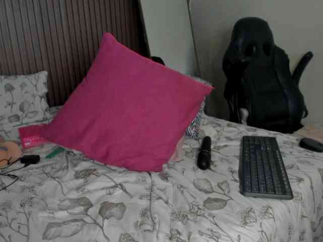 DannaKeys webcam