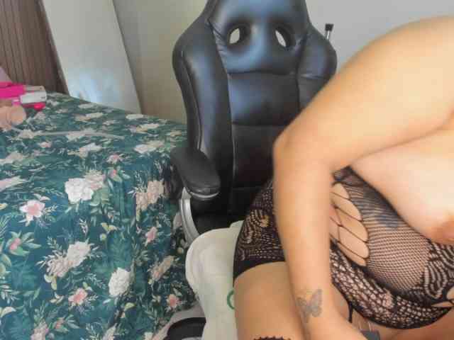 DannaKeys webcam