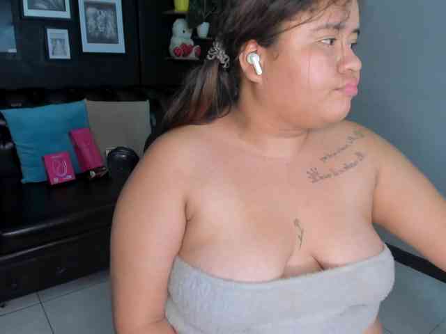 DannaKeys webcam