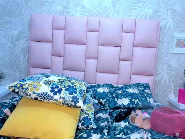 DannaKeys webcam